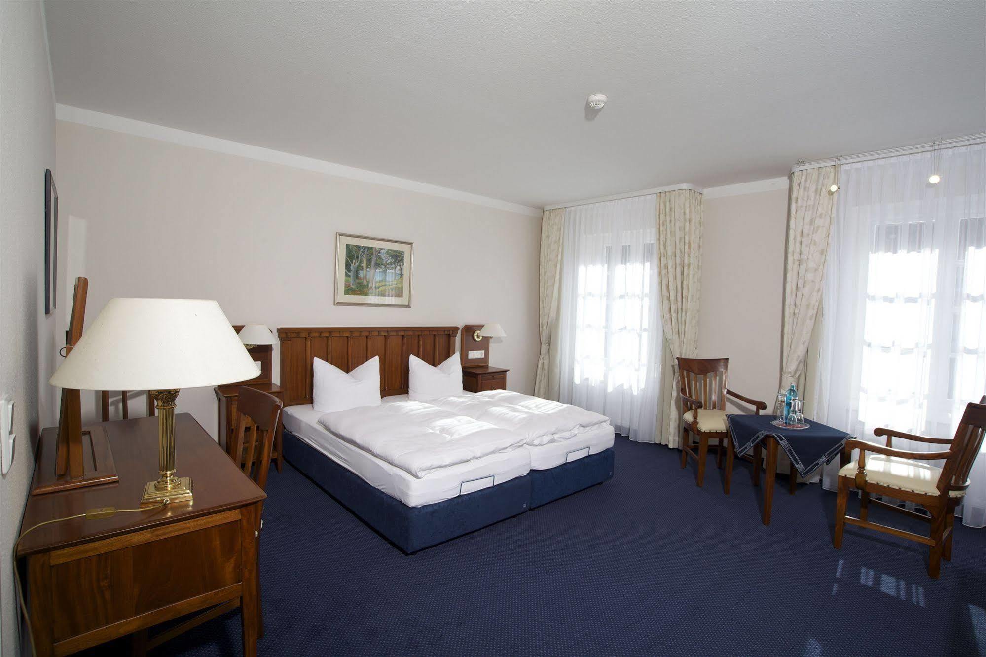 Hotel Badehaus Goor Putbus Exterior foto